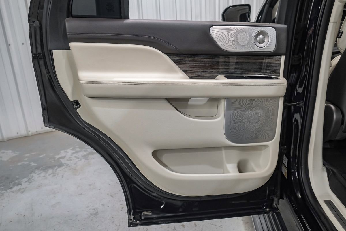 Used 2020 Lincoln Navigator Black Label w/ Cargo Convenience Package AWD/4WD image 50