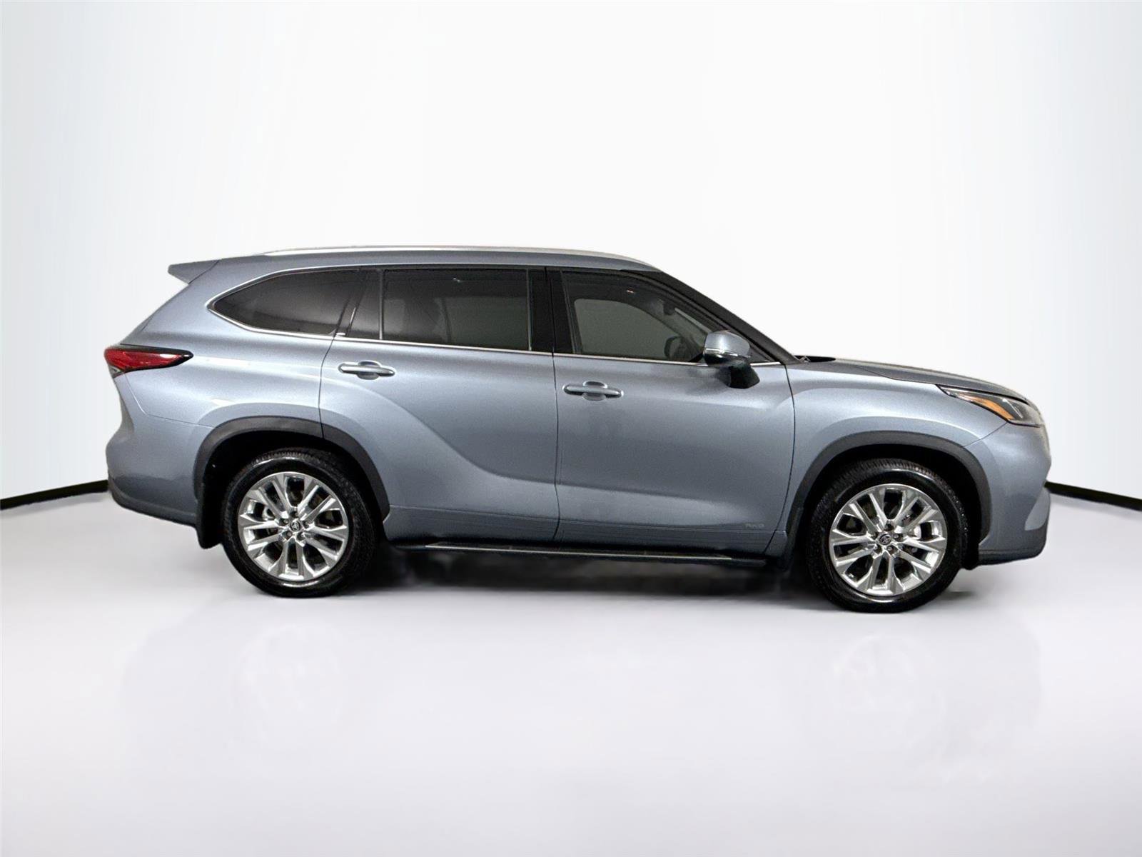Used 2023 Toyota Highlander Limited AWD/4WD image 11