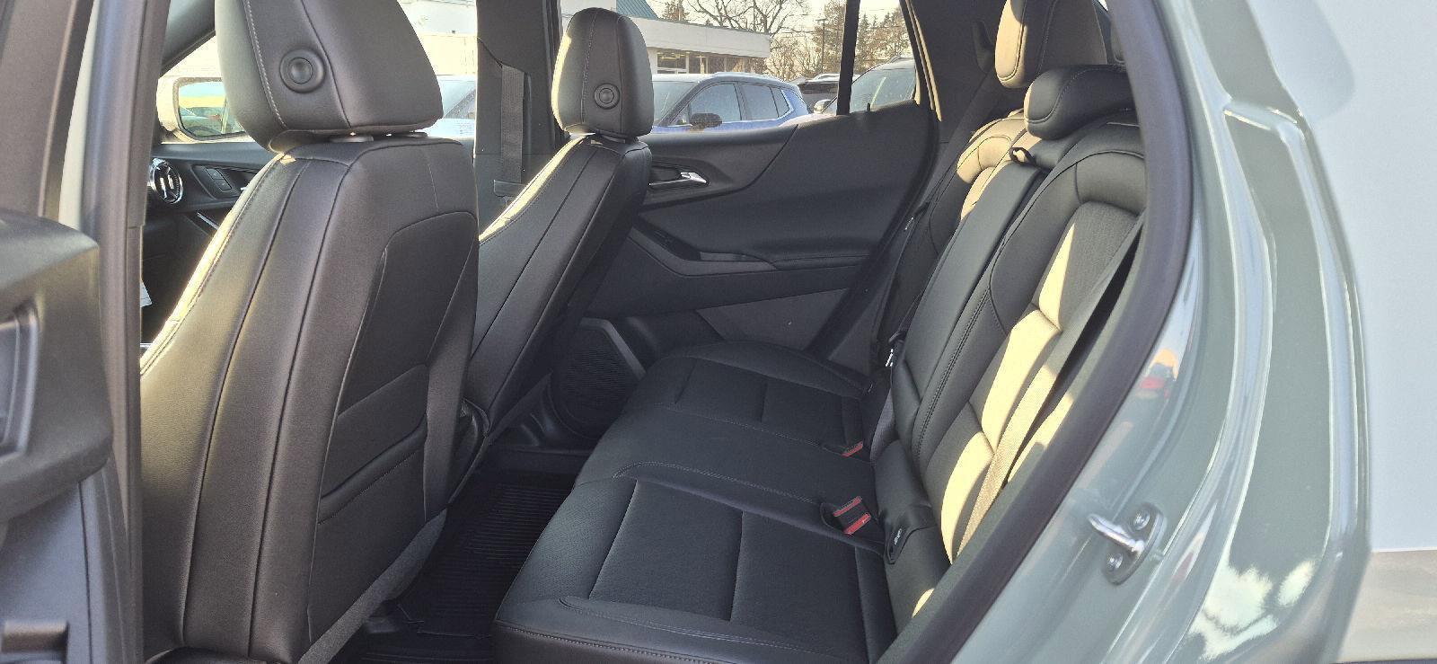 New 2026 Chevrolet Equinox LT w/ Convenience Package II FWD image 11