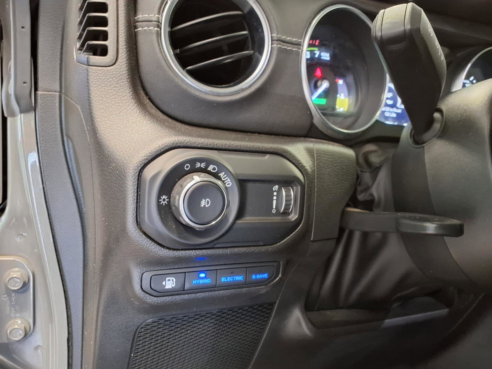 Used 2023 Jeep Wrangler Unlimited Sahara AWD/4WD image 24