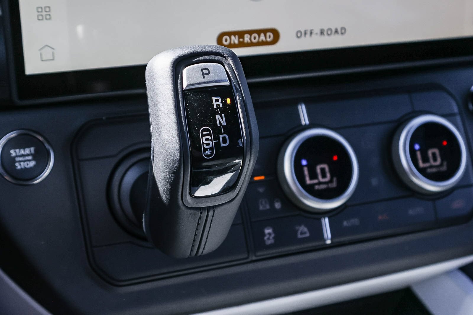 New 2026 Land Rover Defender 110 X-Dynamic SE AWD/4WD image 37