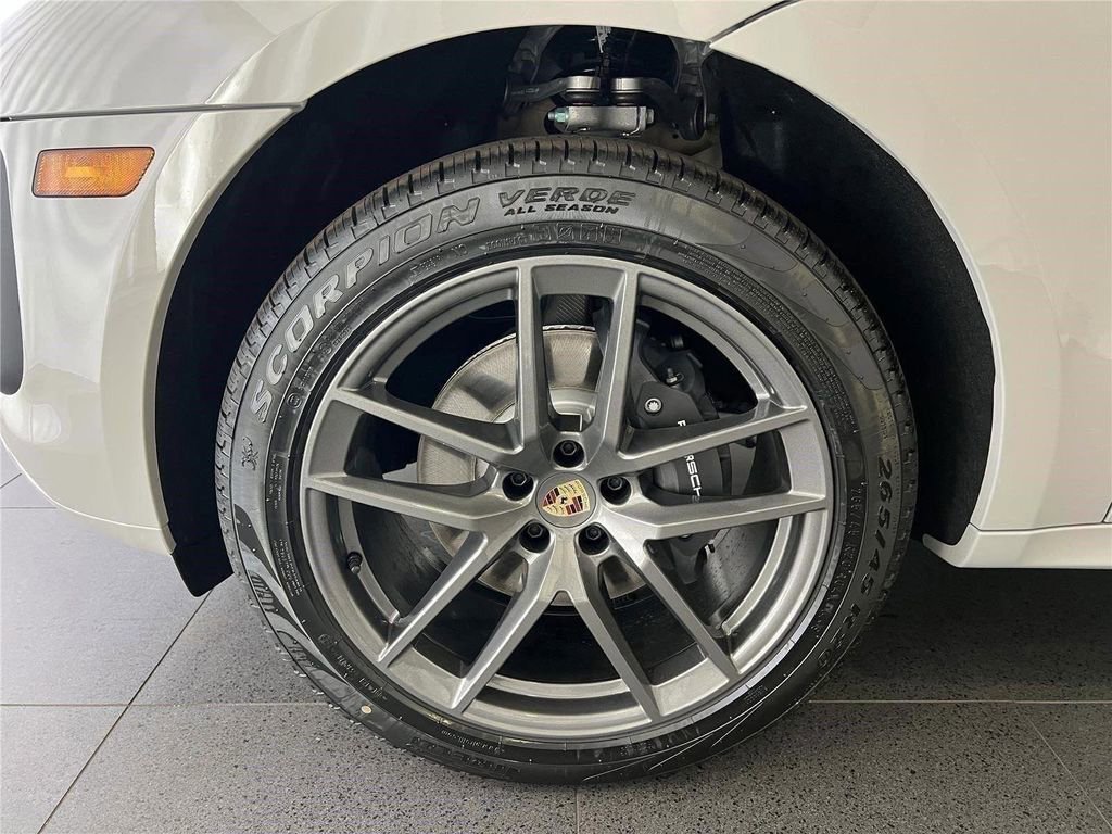 New 2026 Porsche Macan Turbo AWD/4WD image 10
