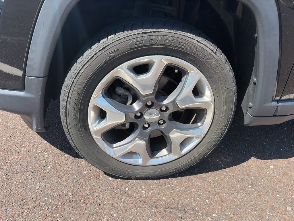 Used 2018 Jeep Compass Limited w/ Navigation Group image 3