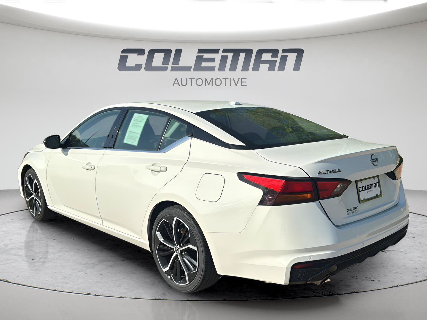Used 2024 Nissan Altima 2.5 SR FWD image 6