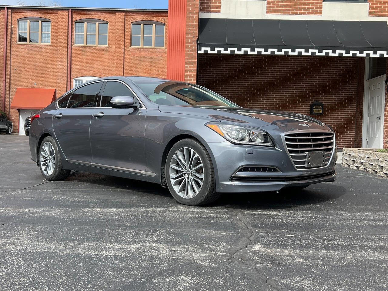 Used 2016 Hyundai Genesis 3.8 image 3