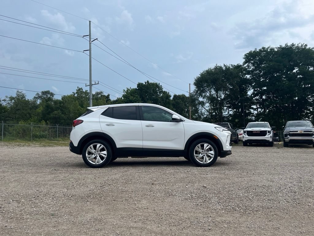 Used 2024 Buick Encore GX Preferred w/ Comfort Package AWD/4WD image 8