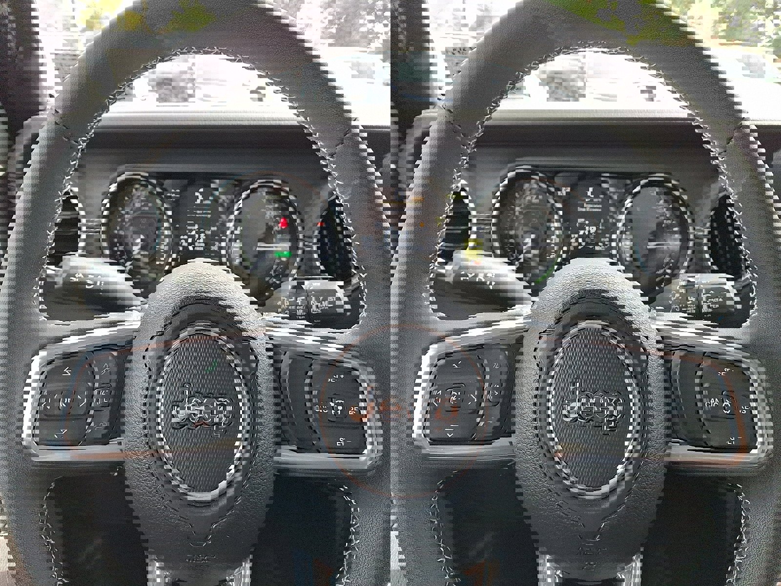 Used 2023 Jeep Wrangler Unlimited Sahara image 18