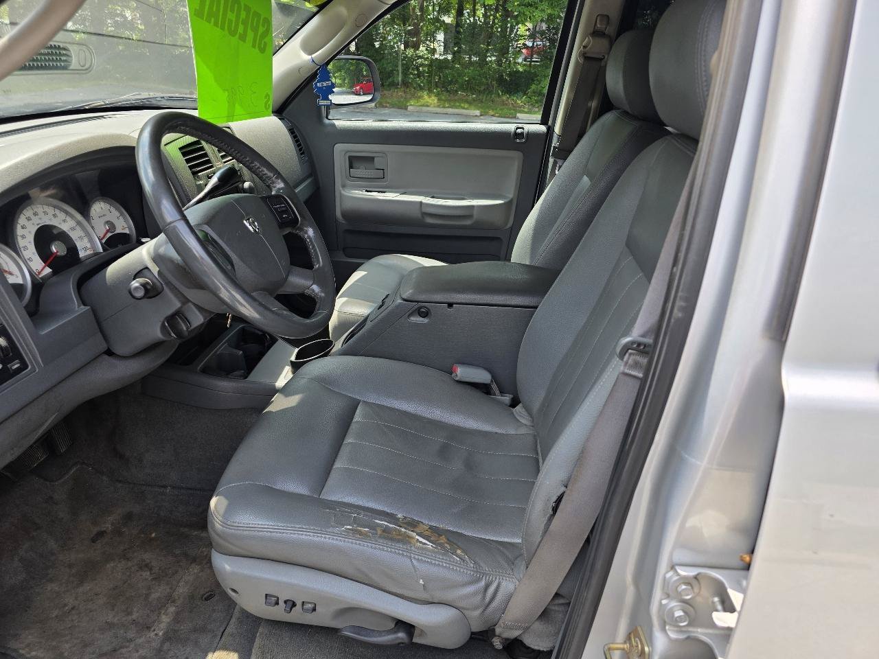 Used 2007 Dodge Dakota SLT w/ Sport Appearance Group AWD/4WD image 11