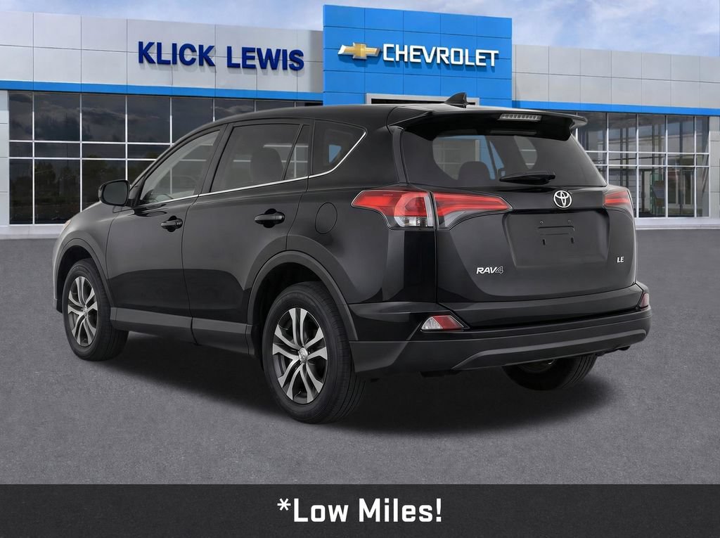Used 2018 Toyota RAV4 LE w/ All Weather Liner Package FWD image 5