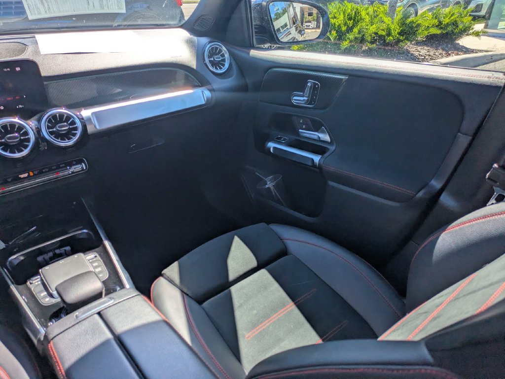 Used 2022 Mercedes-Benz GLB 250 image 22