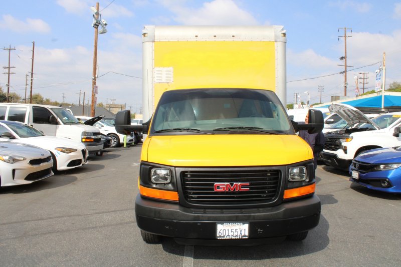 Used 2015 GMC Savana 3500 RWD image 2