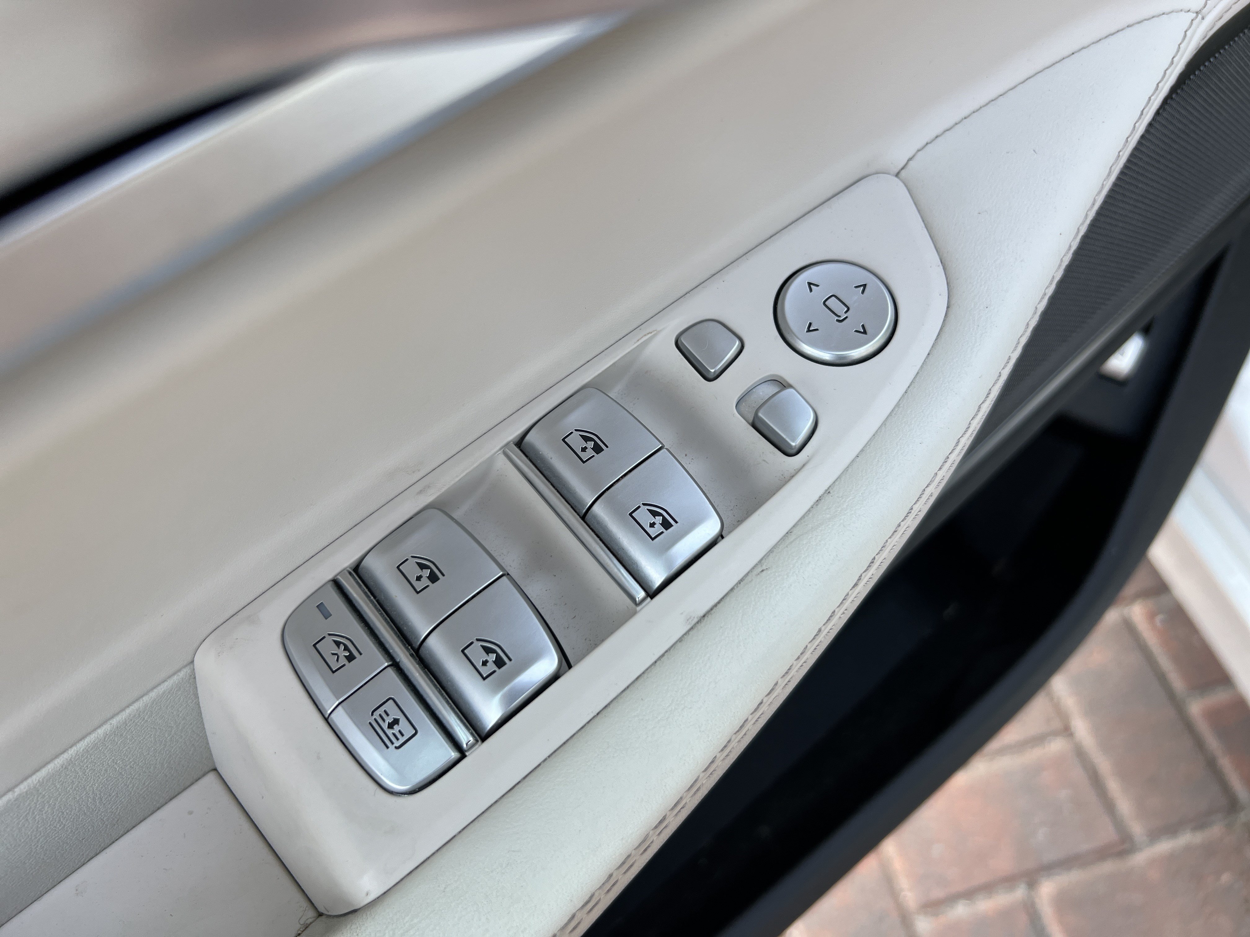 Used 2020 BMW 740i w/ Premium Package RWD image 15