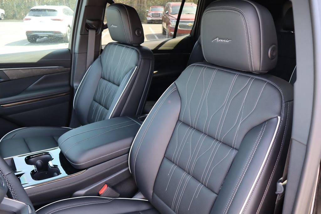 New 2026 Buick Enclave Avenir w/ Super Cruise Package image 12