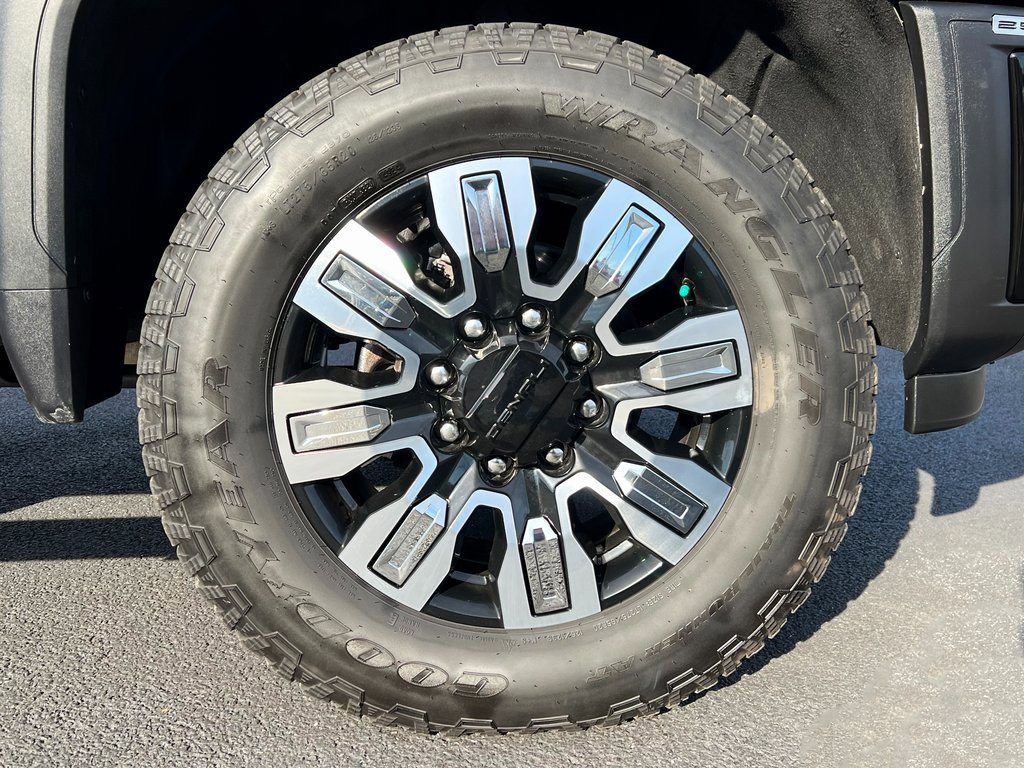 Used 2025 GMC Sierra 2500 Denali image 16