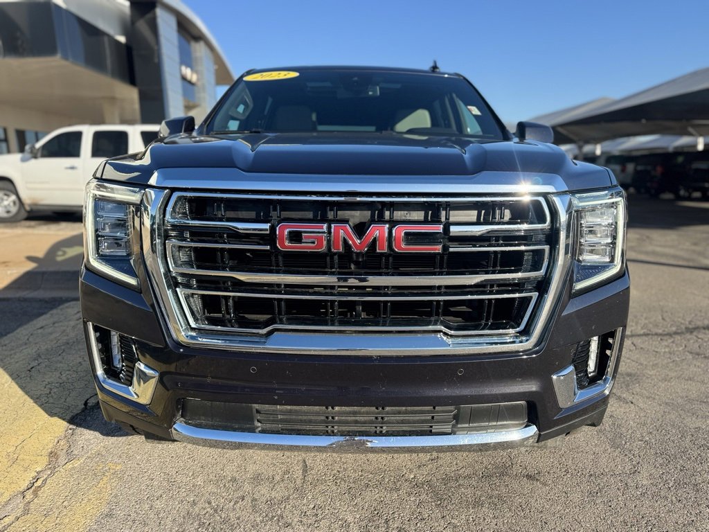 Used 2023 GMC Yukon XL SLT image 2