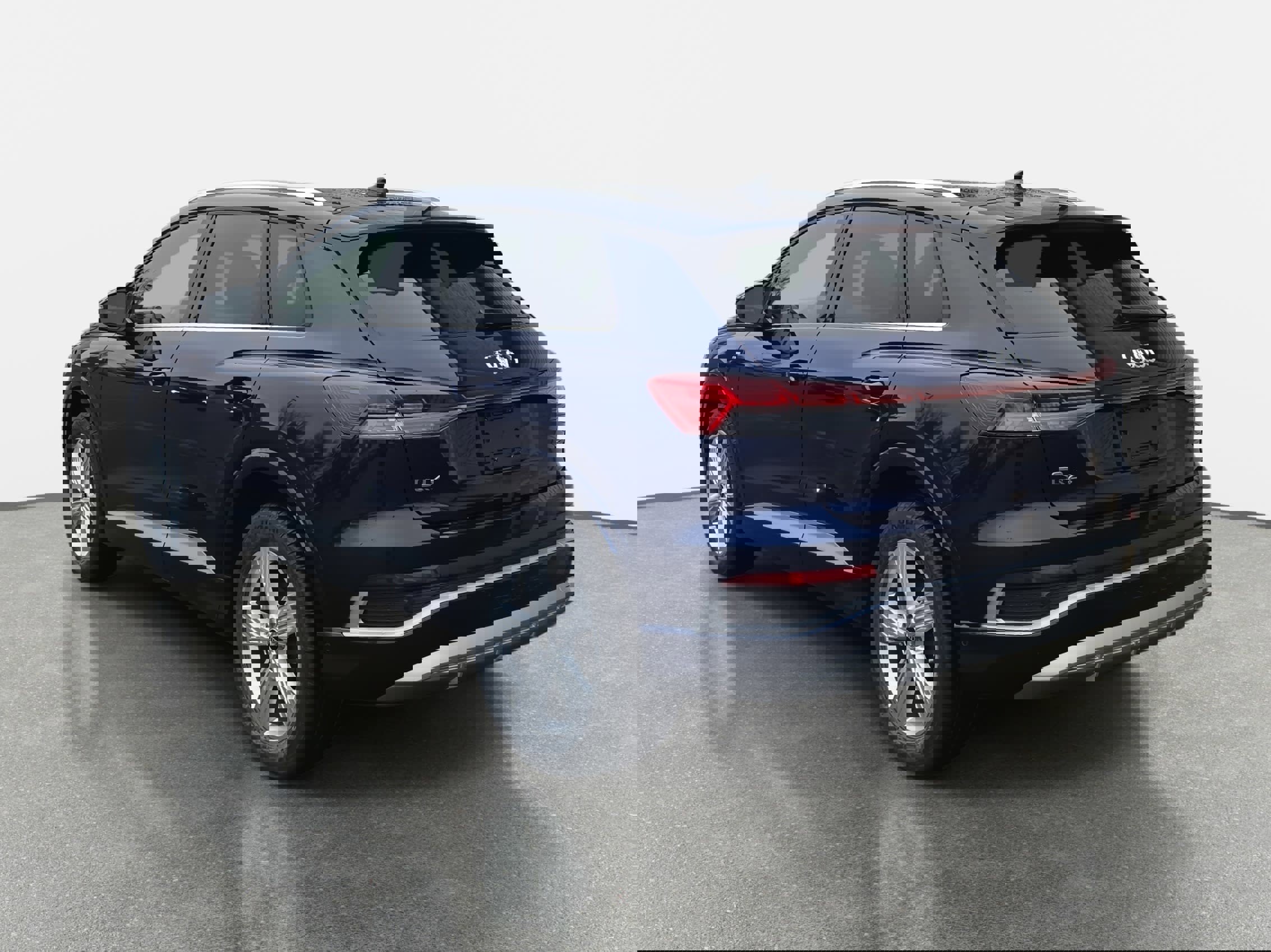 Used 2023 Audi Q4 e-tron Premium Plus w/ Premium Plus image 7