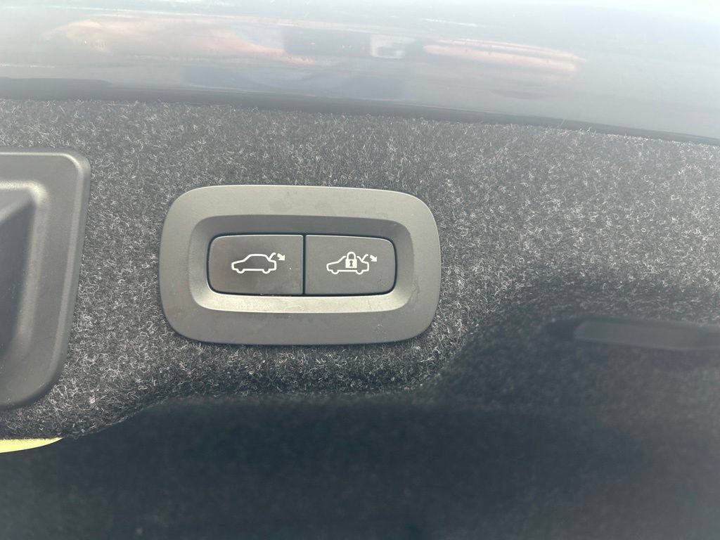 Used 2022 Volvo S90 B6 Inscription w/ Advanced Package AWD/4WD image 47
