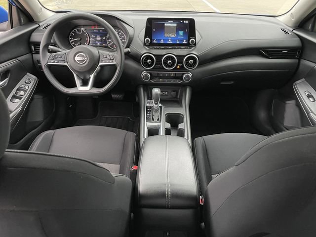 Used 2025 Nissan Sentra SV FWD image 9