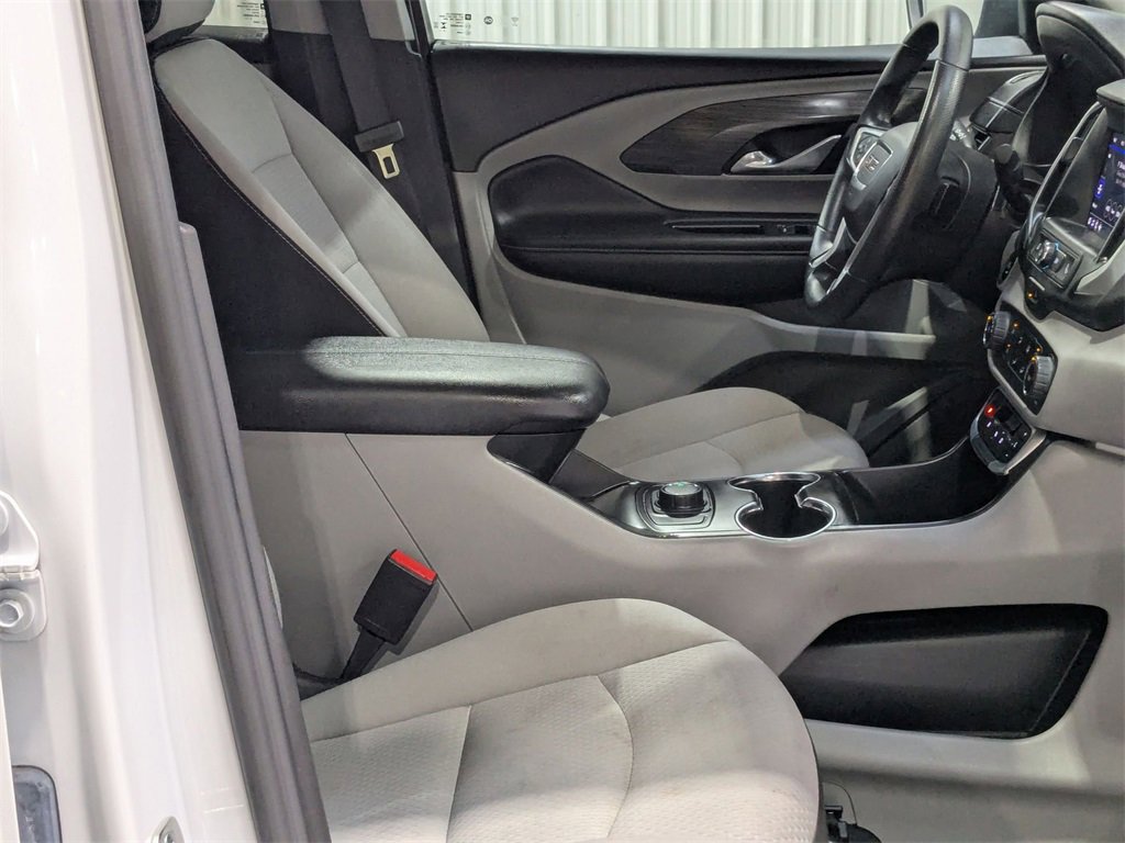 Used 2024 GMC Terrain SLE image 30