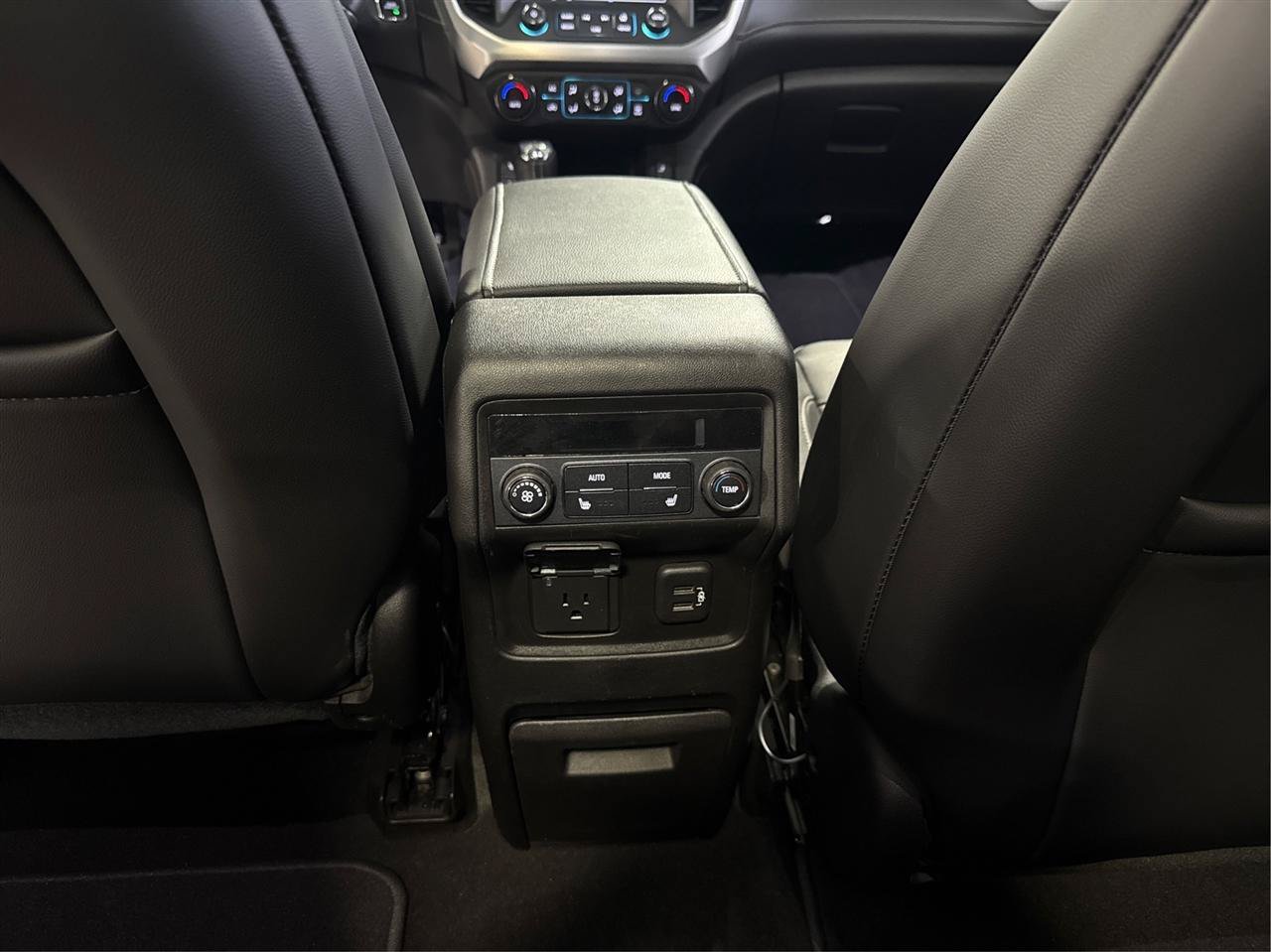 Used 2019 GMC Acadia SLT AWD/4WD image 24