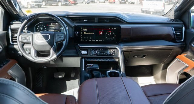 Used 2023 GMC Sierra 1500 Denali Ultimate AWD/4WD image 18