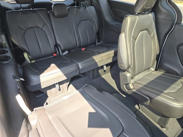 New 2026 Chrysler Pacifica Select image 28