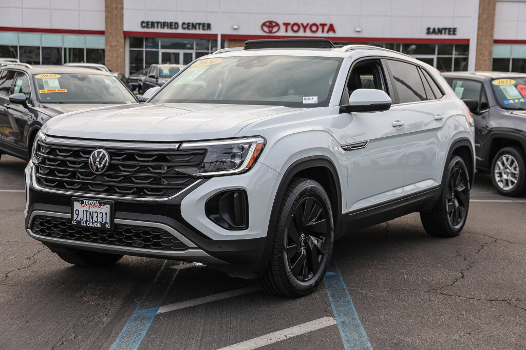 Used 2024 Volkswagen Atlas Cross Sport SE FWD image 17