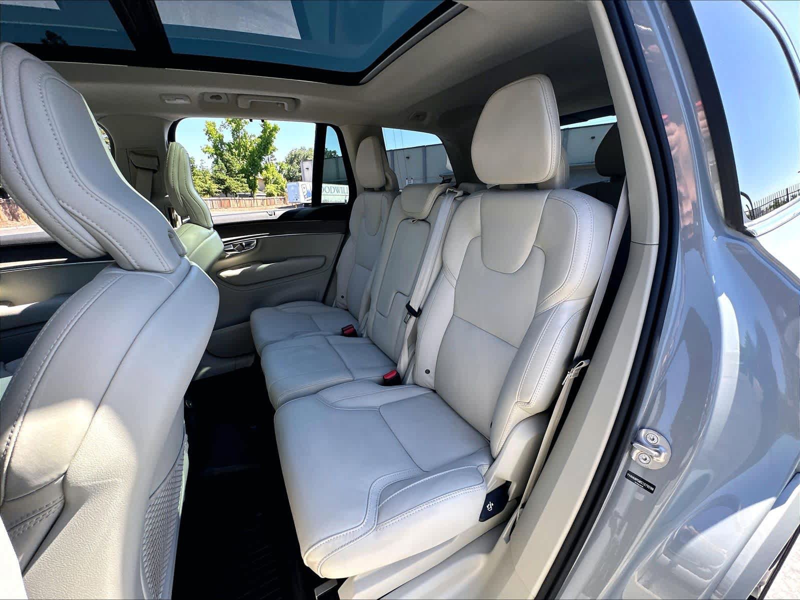 Used 2025 Volvo XC90 T8 Ultra w/ Protection Package Premier AWD/4WD image 29