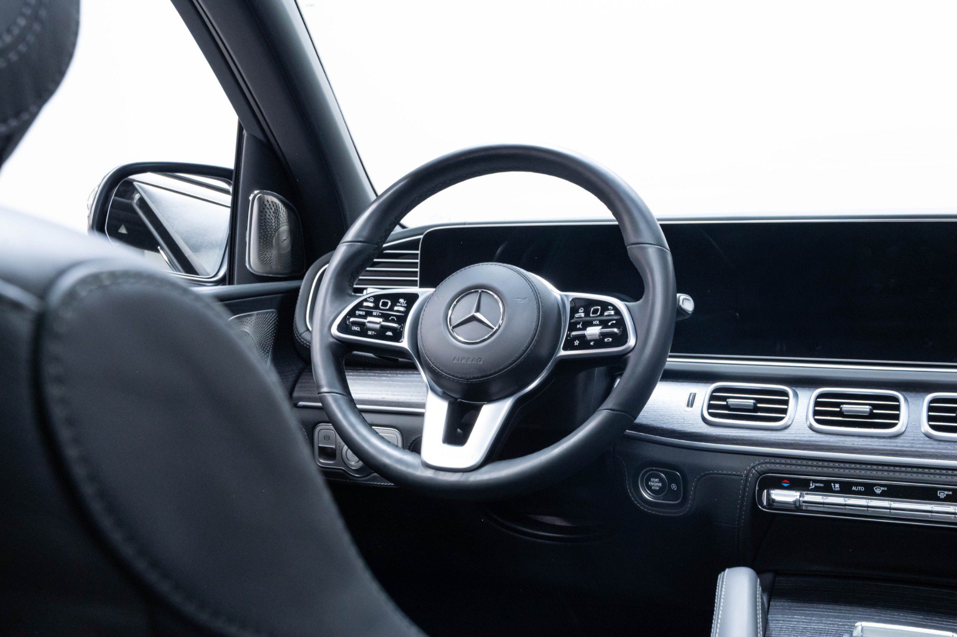 Used 2022 Mercedes-Benz Maybach GLS 600 4MATIC image 33