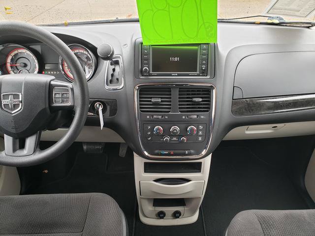 Used 2018 Dodge Grand Caravan SE w/ UConnect Hands-Free Group FWD image 14
