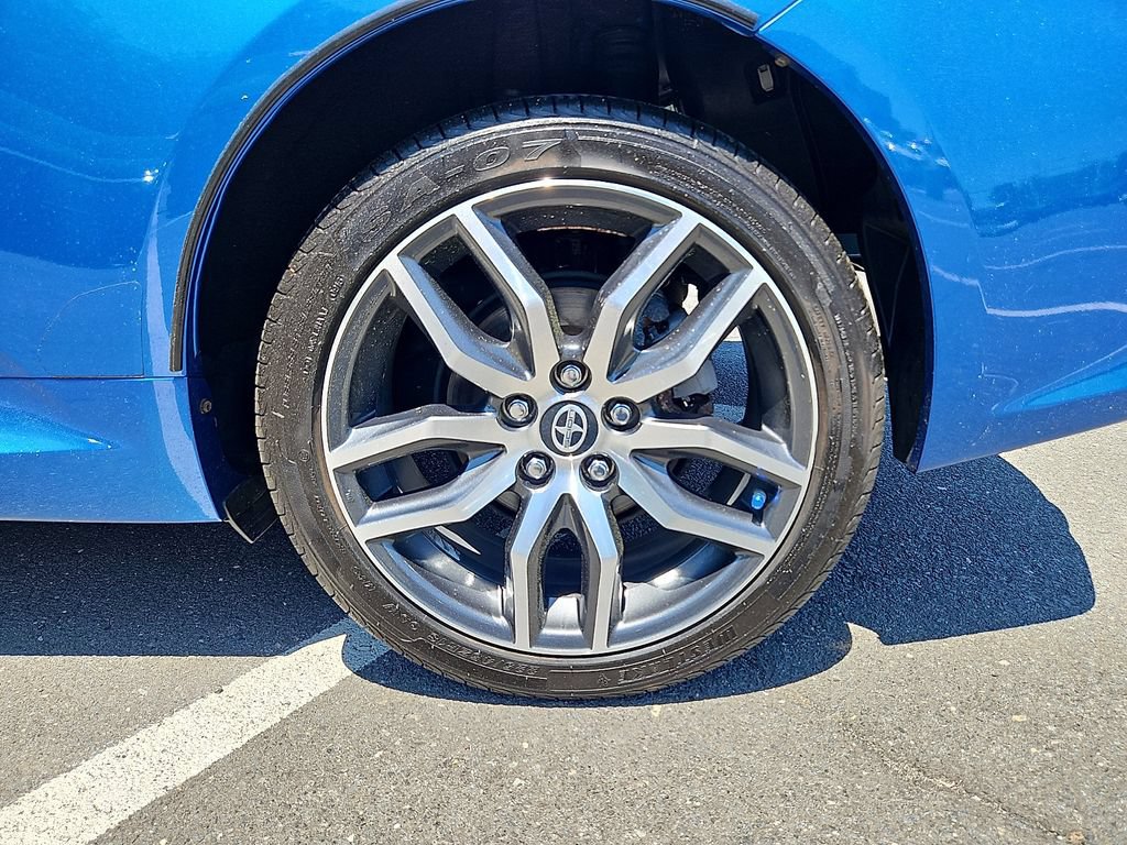 Used 2014 Scion tC FWD image 9