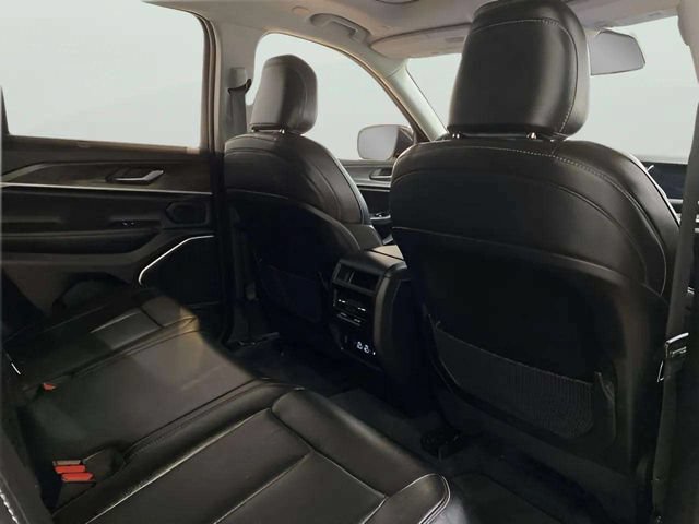 Used 2022 Jeep Grand Cherokee Limited 4xe w/ Luxury Tech Group II AWD/4WD image 42
