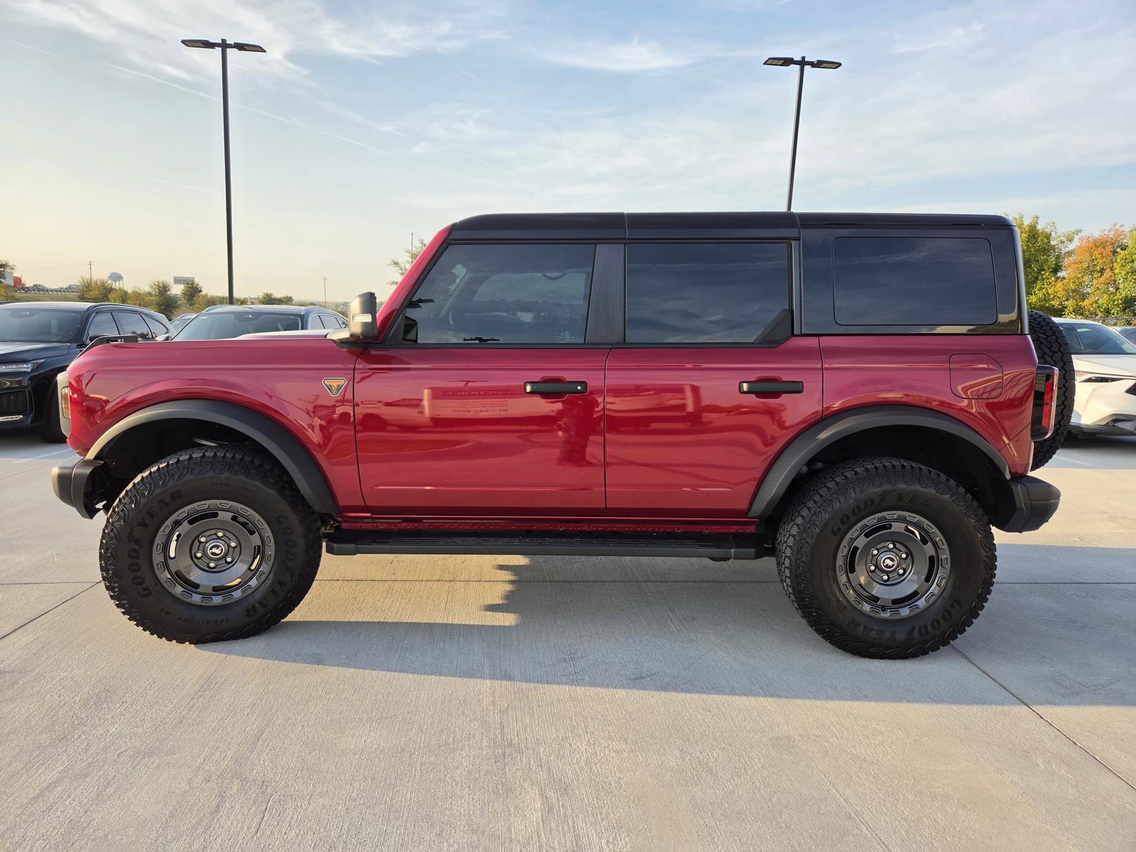Used 2025 Ford Bronco Badlands AWD/4WD image 3