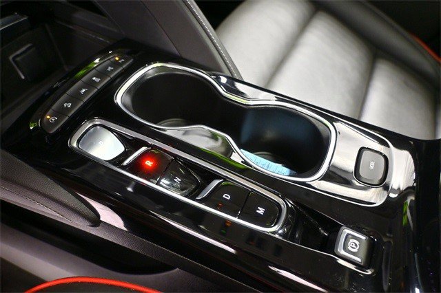 Certified 2022 Buick Envision Essence w/ Technology Package II image 30