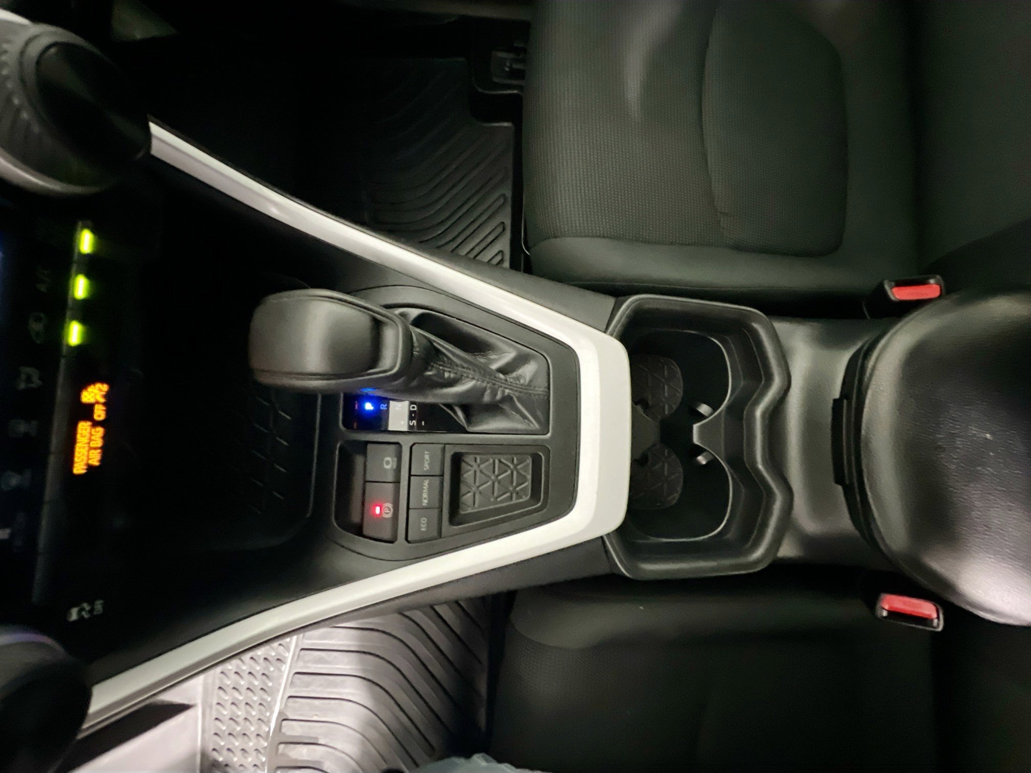 Used 2019 Toyota RAV4 LE image 25