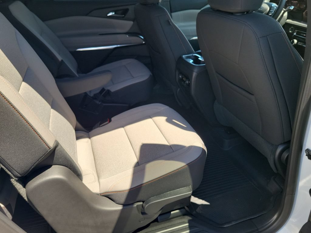 New 2026 Chevrolet Traverse LT w/ Midnight/Sport Edition FWD image 18