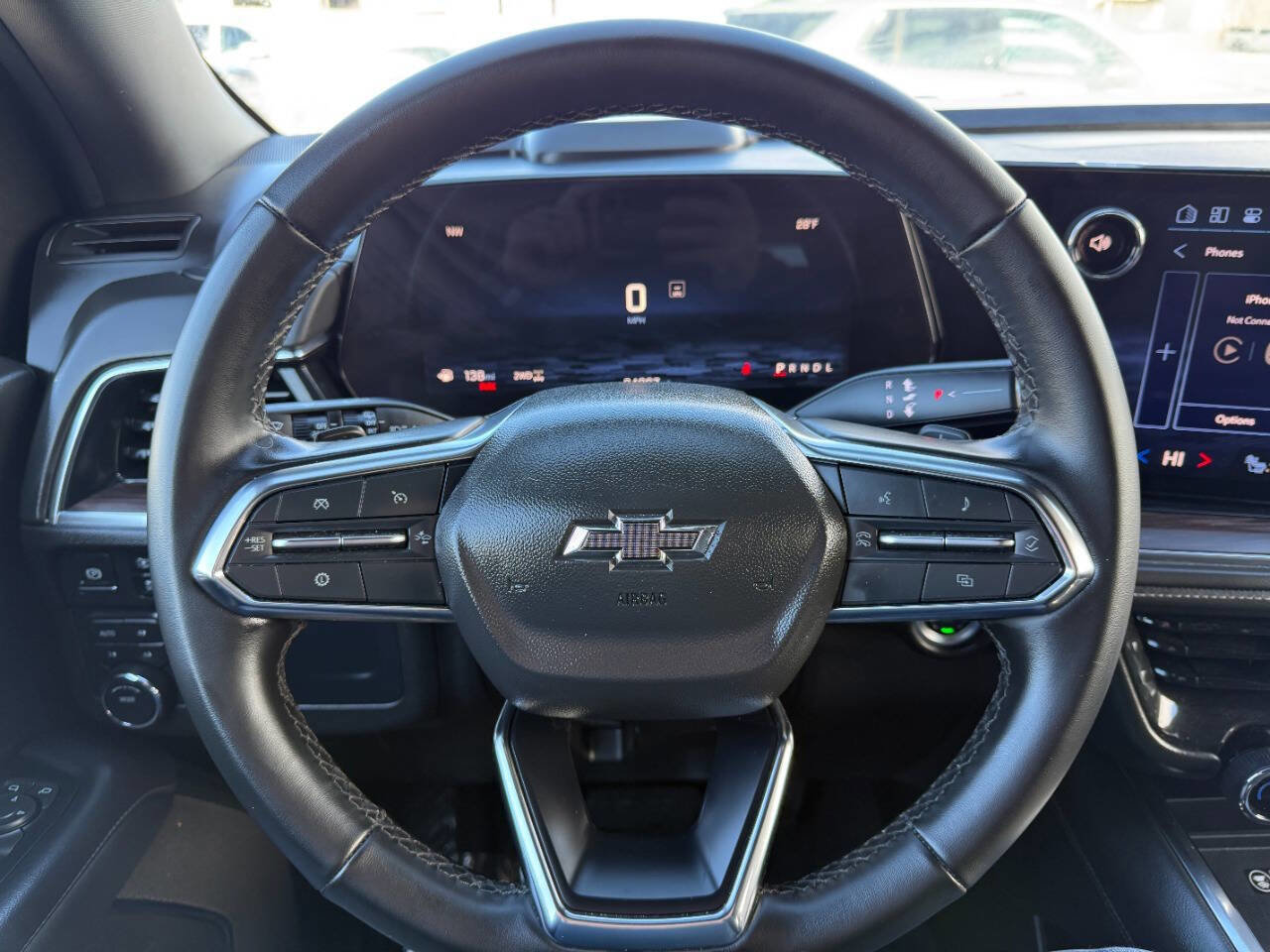 Used 2025 Chevrolet Suburban Z71 image 34