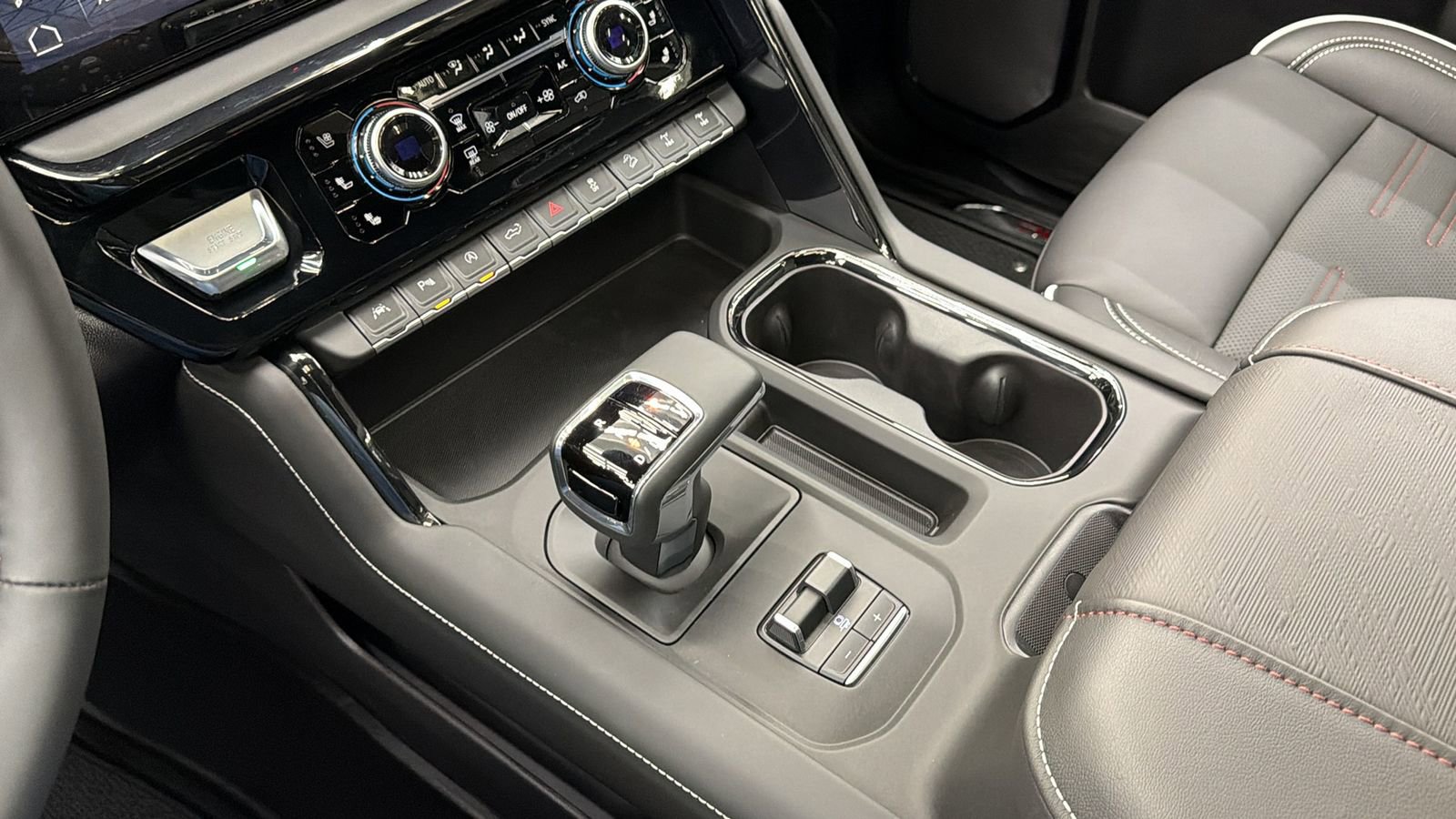 Used 2025 GMC Sierra 1500 AT4X image 25