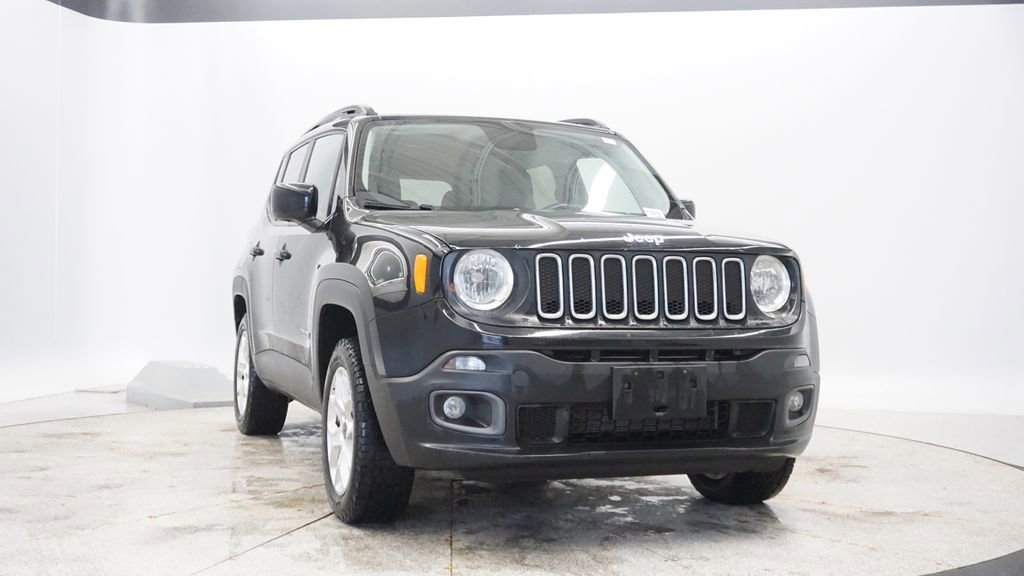 Used 2017 Jeep Renegade Latitude w/ Cold Weather Group image 10