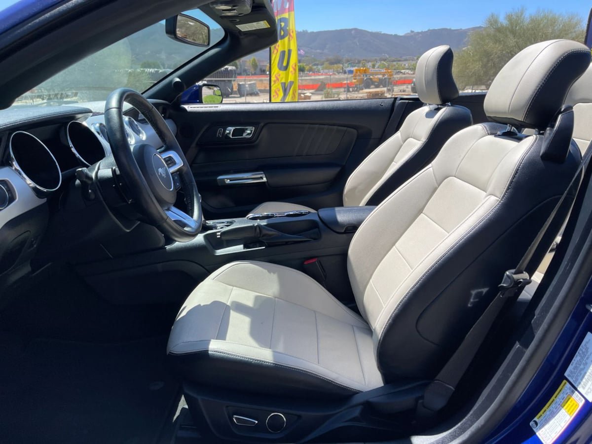 Used 2016 Ford Mustang Premium RWD image 15
