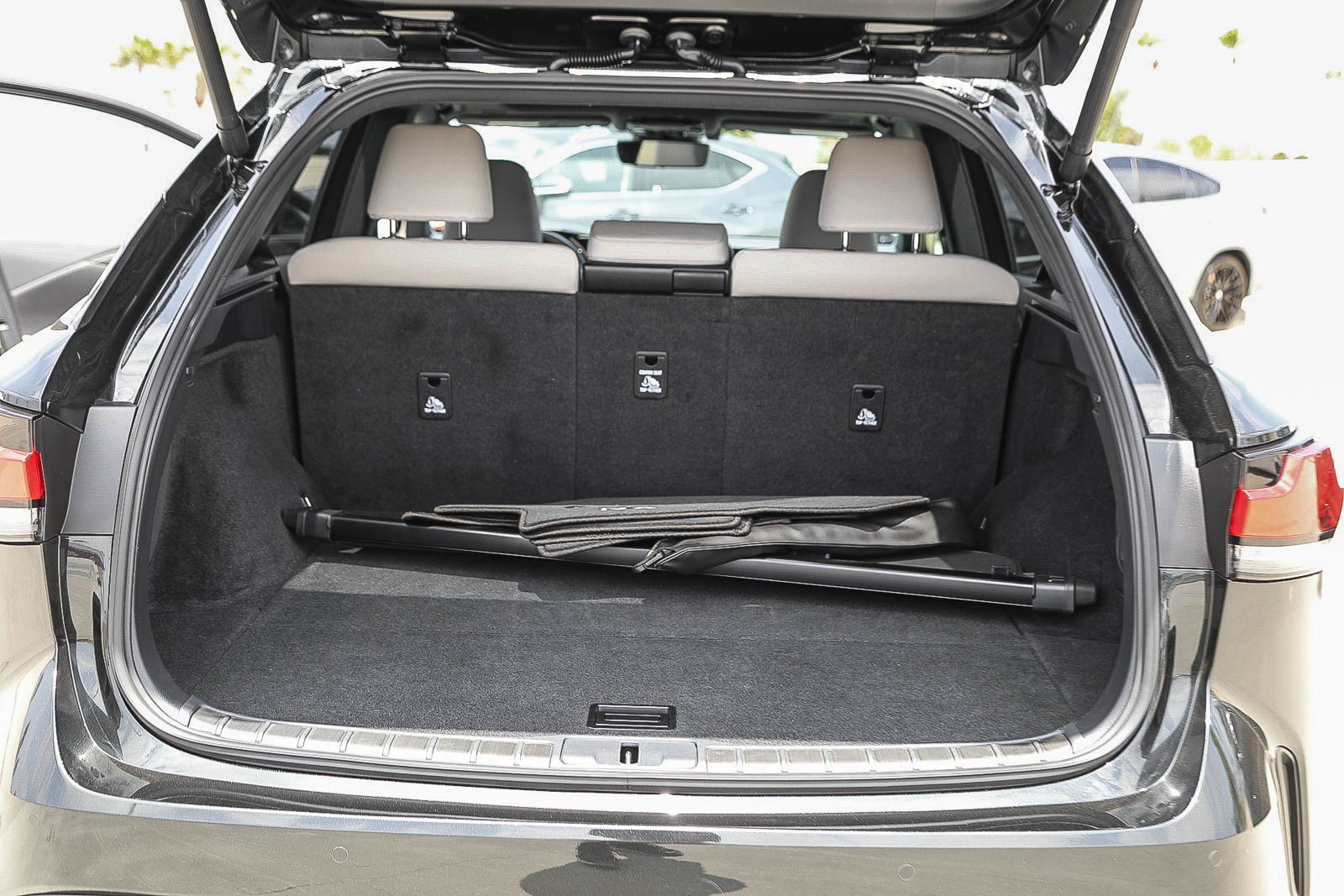 Used 2024 Lexus RX 350 Premium Plus w/ Cold Area Package FWD image 24
