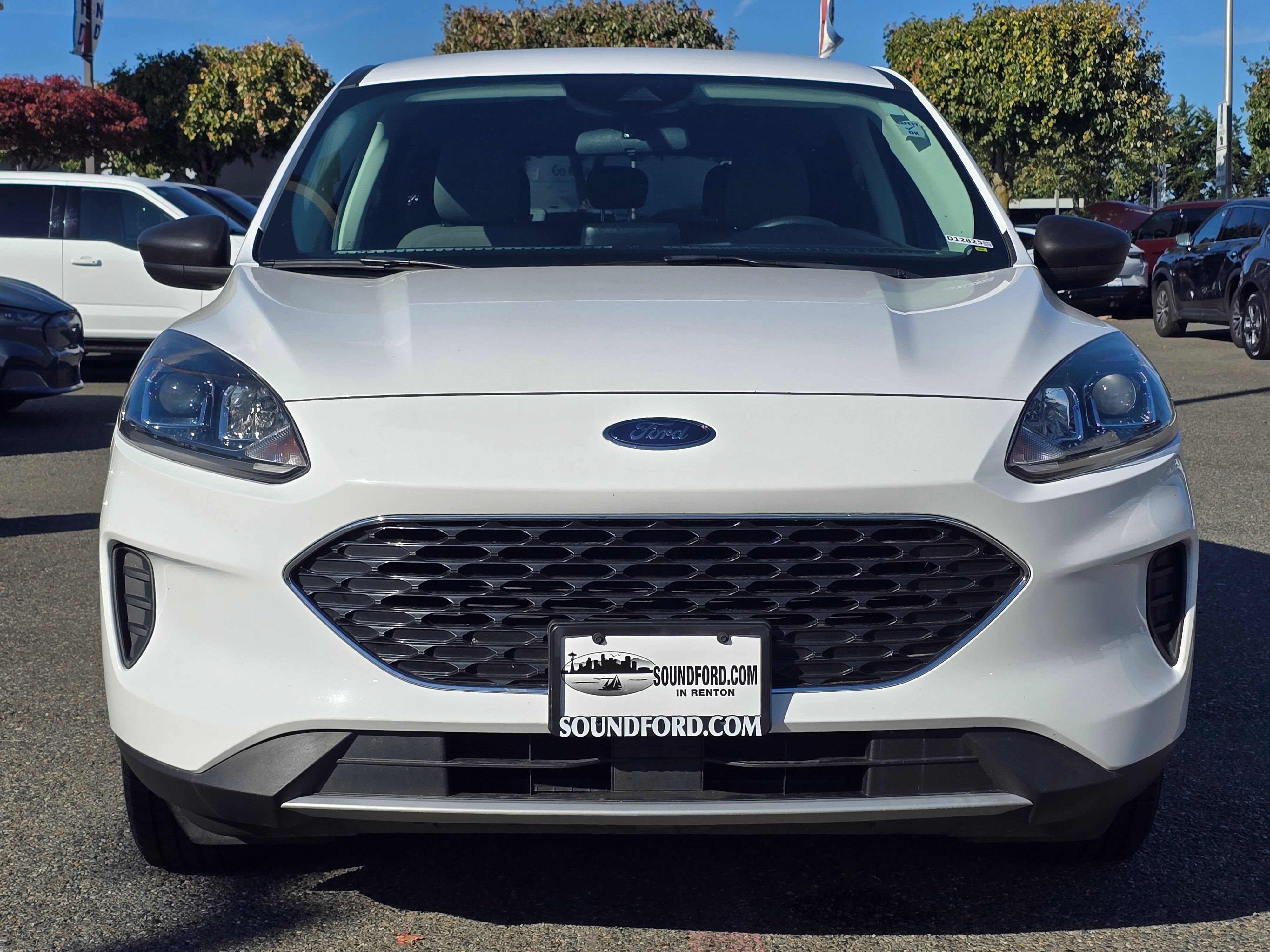 Certified 2022 Ford Escape SE AWD/4WD image 2