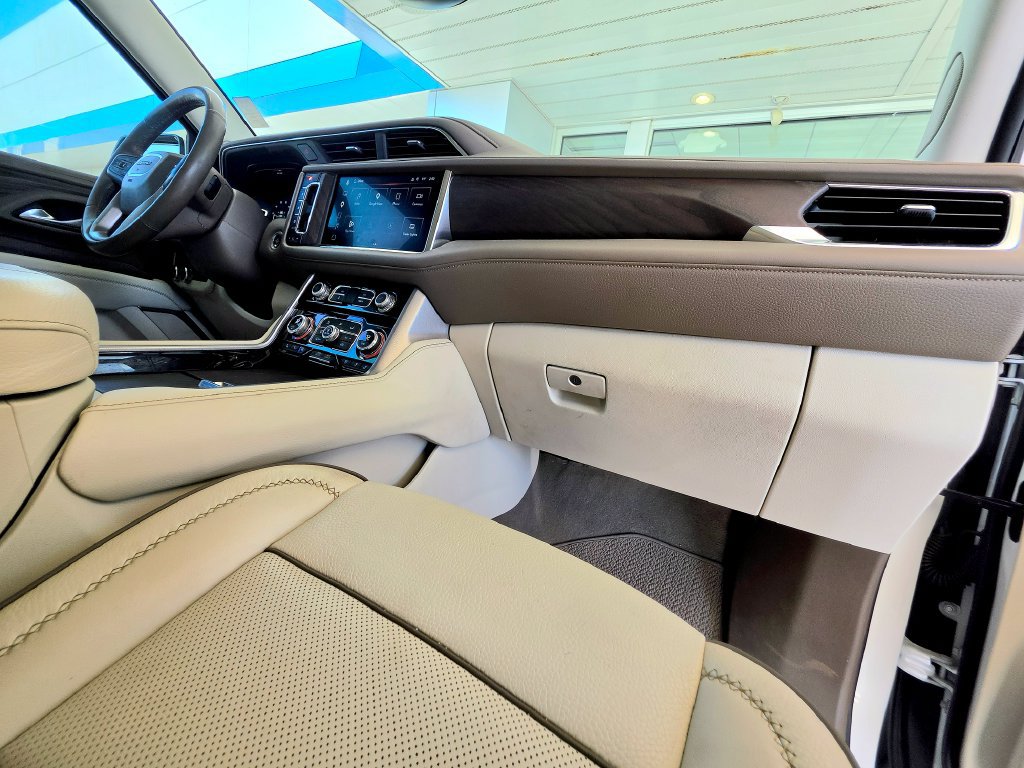 Used 2024 GMC Yukon XL Denali AWD/4WD image 94