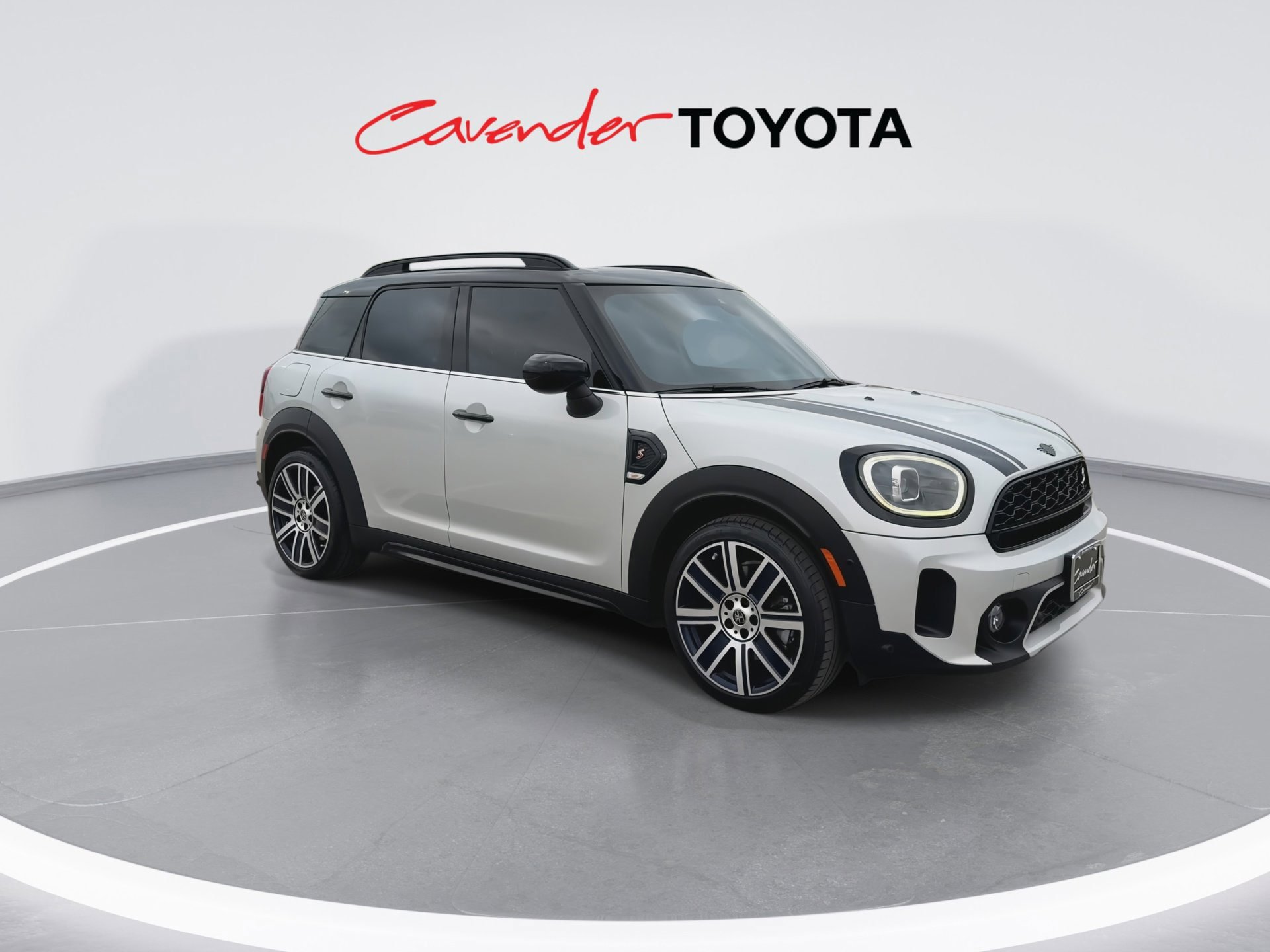 Used 2023 MINI Cooper Countryman S FWD image 2