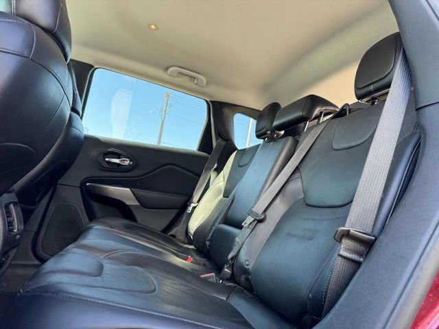 Used 2019 Jeep Cherokee Limited image 11
