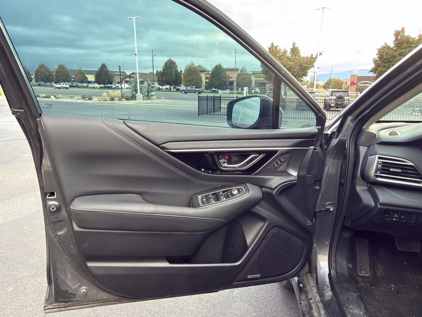 Used 2023 Subaru Outback Touring XT AWD/4WD image 19