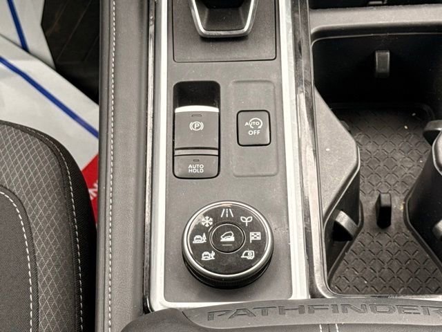 Certified 2024 Nissan Pathfinder SV w/ Black Appearance Package image 31