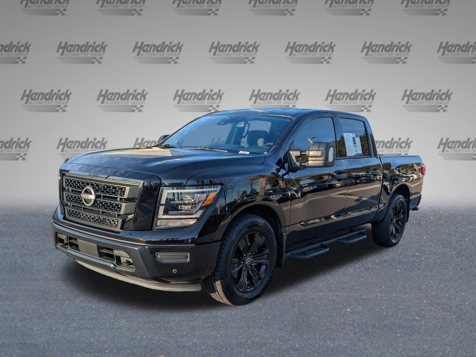 Used 2024 Nissan Titan SV w/ SV Convenience Package image 9