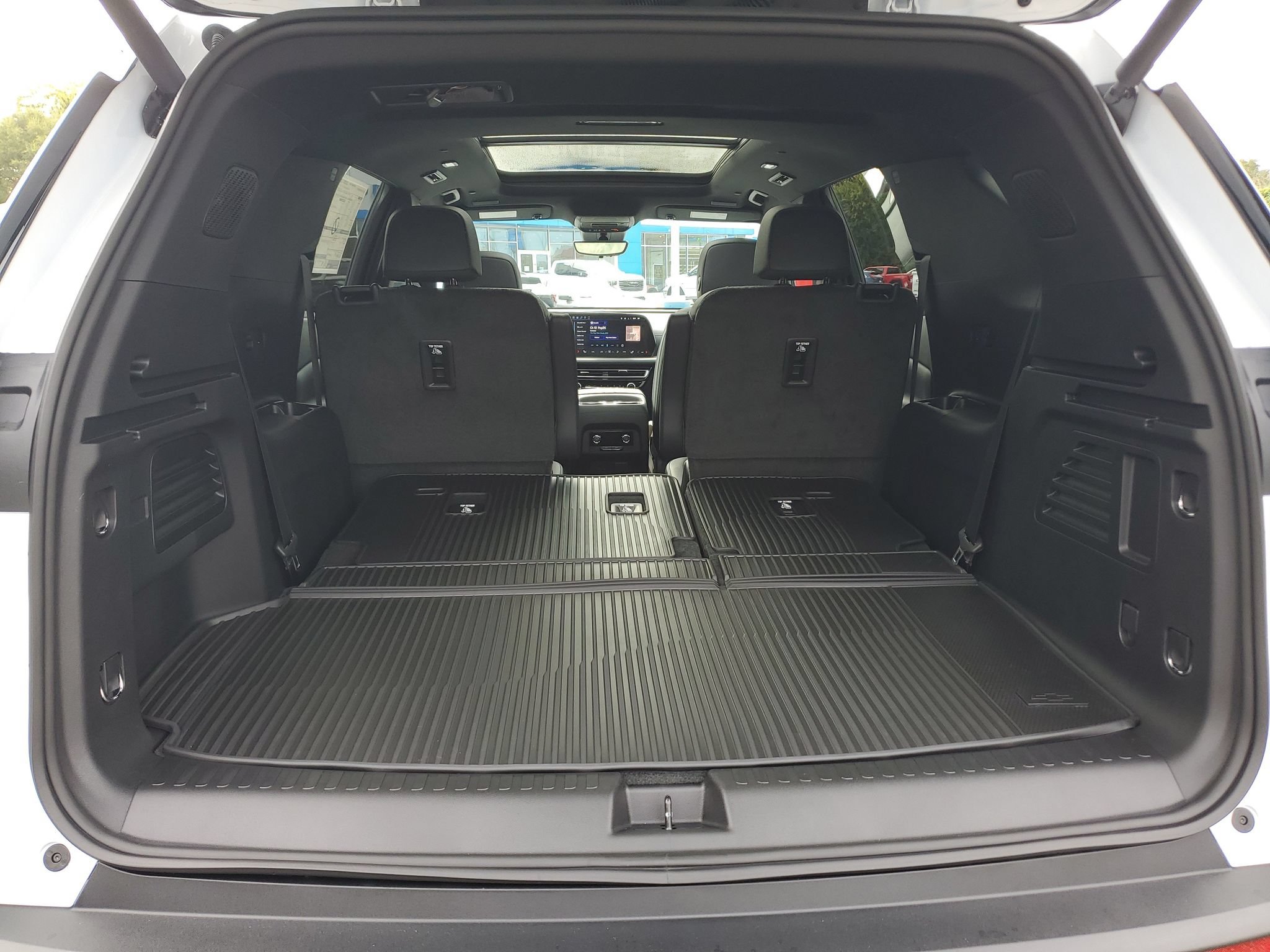 New 2027 Chevrolet Traverse LT w/ Driver Confidence Package AWD/4WD image 8