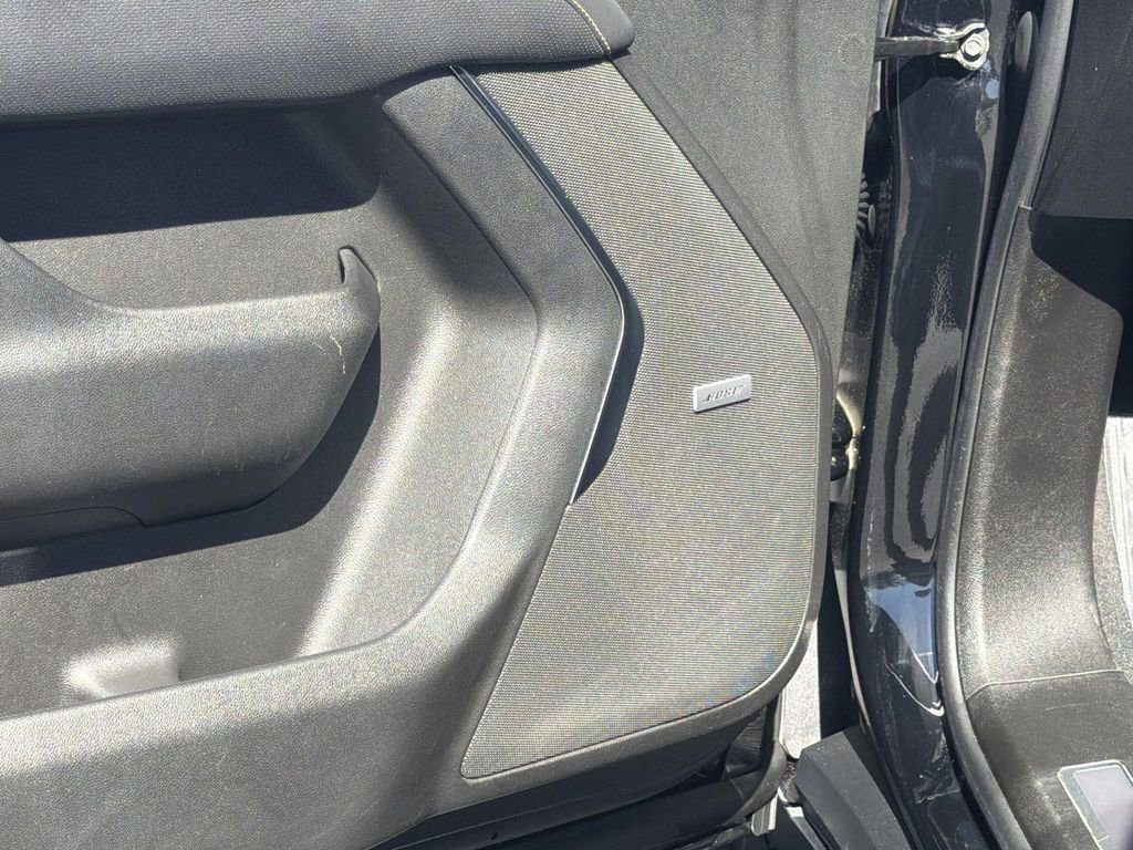 Used 2023 GMC Yukon SLT w/ SLT Premium Package image 21